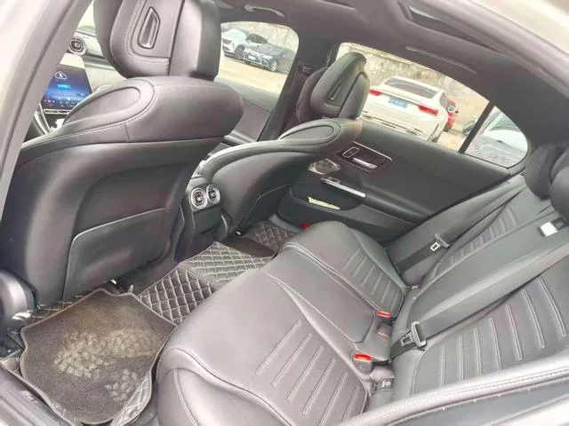 Mercedes-Benz C-Class 2024 C 260 L Edición deportiva Haoye interior foto 13