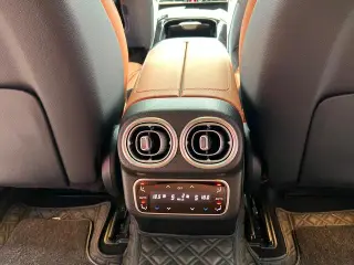Mercedes-Benz GLC 2023 Mise à jour GLC 260 L 4MATIC Type de luxe 5 Siège intérieur photo 13