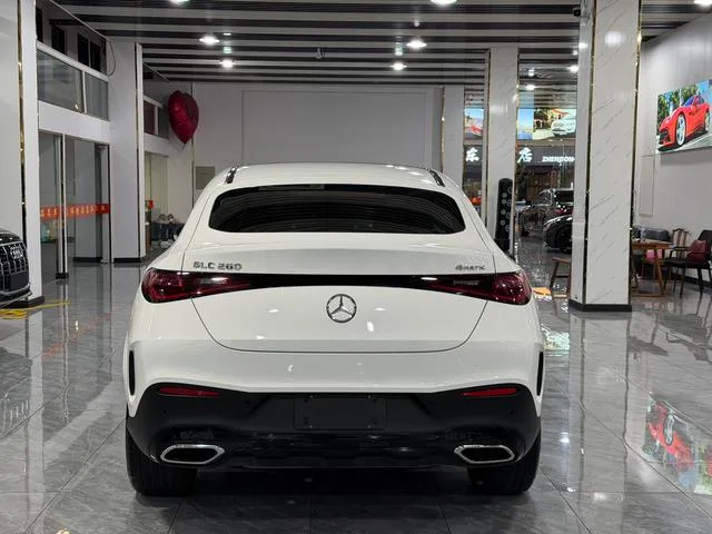 Mercedes-Benz GLC Coupe 2024 GLC 260 4MATIC coupe SUV interior photo 14 Mercedes-Benz GLC Coupe 2024 GLC 260 4MATIC coupe SUV interior photo 14