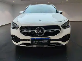 Mercedes-Benz GLA 2023 GLA 220 exterior photo 4