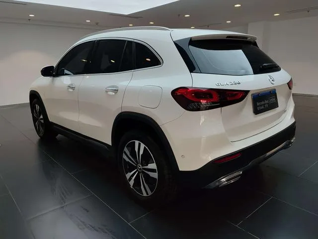 Mercedes-Benz GLA 2023 GLA 220 exterior photo 6