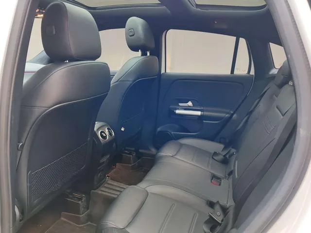 Mercedes-Benz GLA 2023 GLA 220 interior photo 13