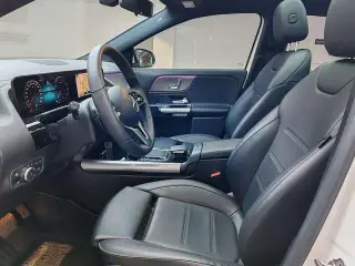 Mercedes-Benz GLA 2023 GLA 220 interior photo 14