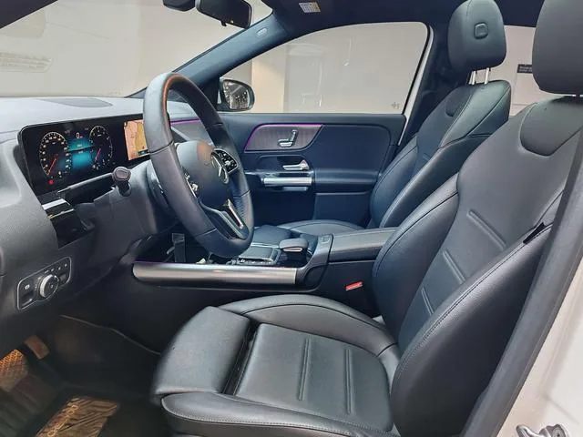 Mercedes-Benz GLA 2023 GLA 220 interior photo 14