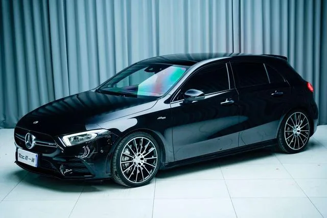 Mercedes-Benz Mercedes-AMG A-Class 2022 AMG A 35 4MATIC exterior foto 1 Mercedes-Benz Mercedes-AMG A-Class 2022 AMG A 35 4MATIC exterior foto 1