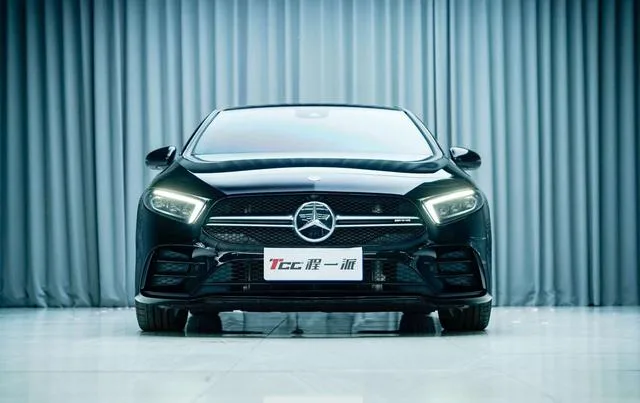 Mercedes-Benz Mercedes-AMG A-Class 2022 AMG A 35 4MATIC exterior foto 2 Mercedes-Benz Mercedes-AMG A-Class 2022 AMG A 35 4MATIC exterior foto 2