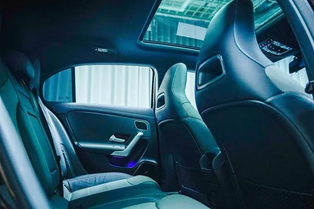Mercedes-Benz Mercedes-AMG A-Class 2022 AMG A 35 4MATIC exterior foto 4 Mercedes-Benz Mercedes-AMG A-Class 2022 AMG A 35 4MATIC exterior foto 4