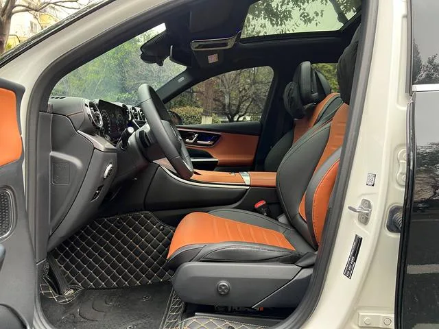 Mercedes-Benz GLC 2023 GLC 260 L 4MATIC Dynamic 5 seat exterior photo 5 Mercedes-Benz GLC 2023 GLC 260 L 4MATIC Dynamic 5 seat exterior photo 5