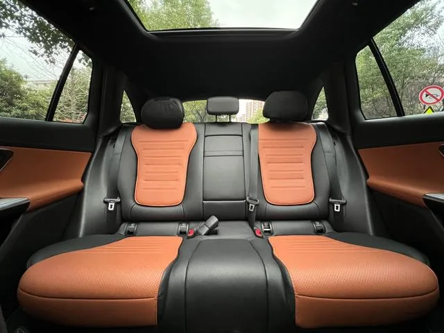 Mercedes-Benz GLC 2023 GLC 260 L 4MATIC Dynamic 5 seat interior photo 16 Mercedes-Benz GLC 2023 GLC 260 L 4MATIC Dynamic 5 seat interior photo 16