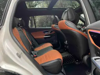 Mercedes-Benz GLC 2023 GLC 260 L 4MATIC Dynamic 5 seat interior photo 18 Mercedes-Benz GLC 2023 GLC 260 L 4MATIC Dynamic 5 seat interior photo 18