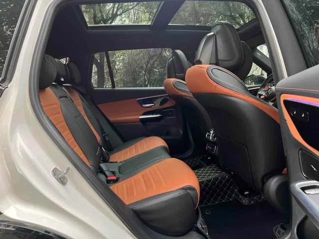 Mercedes-Benz GLC 2023 GLC 260 L 4MATIC Dynamic 5 seat interior photo 18 Mercedes-Benz GLC 2023 GLC 260 L 4MATIC Dynamic 5 seat interior photo 18