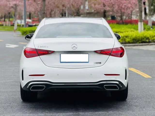 Mercedes-Benz C-Class 2023 Mise à jour C 200 L Version sportive intérieur photo 8 Mercedes-Benz C-Class 2023 Mise à jour C 200 L Version sportive intérieur photo 8