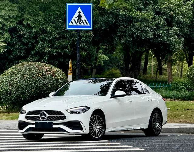 Mercedes-Benz C-Class 2023 C 260 L Version sportive extérieur photo 1 Mercedes-Benz C-Class 2023 C 260 L Version sportive extérieur photo 1