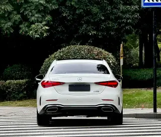 Mercedes-Benz C-Class 2023 C 260 L Version sportive extérieur photo 3 Mercedes-Benz C-Class 2023 C 260 L Version sportive extérieur photo 3