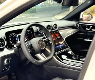 Mercedes-Benz C-Class 2023 C 260 L Version sportive intérieur photo 8 Mercedes-Benz C-Class 2023 C 260 L Version sportive intérieur photo 8