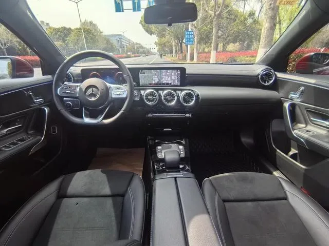Mercedes-Benz A-Class 2021 A 200 L Sport Sedan Fashion Edition interior photo 6 Mercedes-Benz A-Class 2021 A 200 L Sport Sedan Fashion Edition interior photo 6