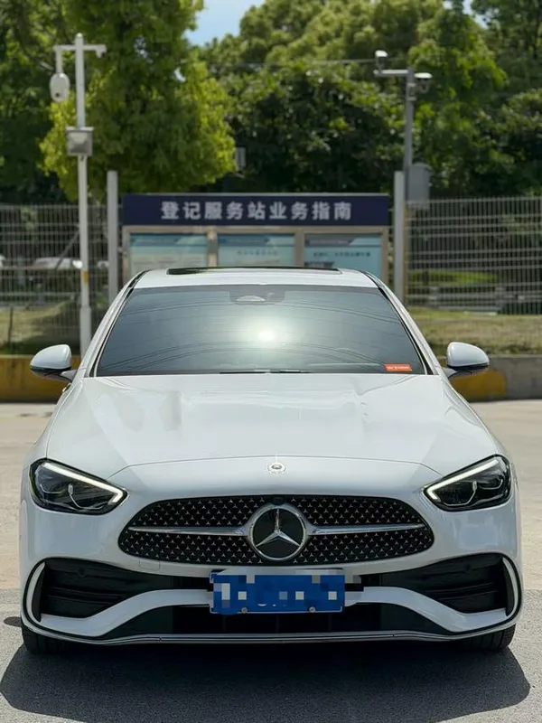 Mercedes-Benz C-Class 2023 Mise à jour C 200 L Version sportive extérieur photo 2 Mercedes-Benz C-Class 2023 Mise à jour C 200 L Version sportive extérieur photo 2