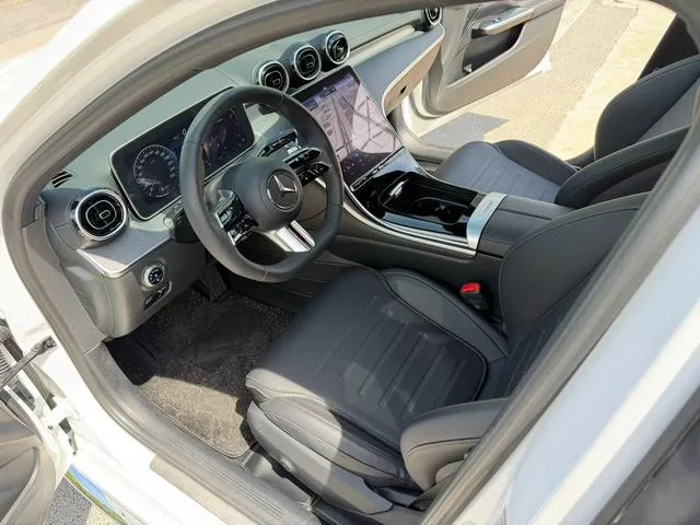 Mercedes-Benz C-Class 2023 Mise à jour C 200 L Version sportive intérieur photo 6 Mercedes-Benz C-Class 2023 Mise à jour C 200 L Version sportive intérieur photo 6