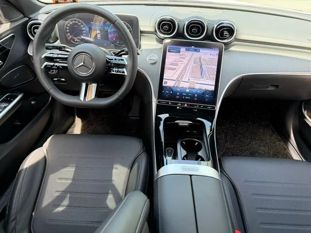 Mercedes-Benz C-Class 2023 Mise à jour C 200 L Version sportive intérieur photo 7 Mercedes-Benz C-Class 2023 Mise à jour C 200 L Version sportive intérieur photo 7