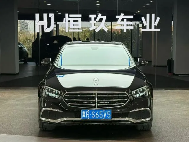 Mercedes-Benz E-Class 2023 Restyling E 300 L Fashionable Passenger car exterior photo 2 Mercedes-Benz E-Class 2023 Restyling E 300 L Fashionable Passenger car exterior photo 2