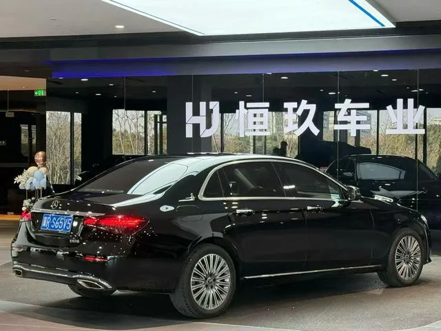 Mercedes-Benz E-Class 2023 Restyling E 300 L Fashionable Passenger car interior photo 8 Mercedes-Benz E-Class 2023 Restyling E 300 L Fashionable Passenger car interior photo 8