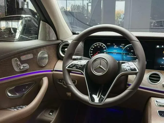 Mercedes-Benz E-Class 2023 Restyling E 300 L Fashionable Passenger car interior photo 9 Mercedes-Benz E-Class 2023 Restyling E 300 L Fashionable Passenger car interior photo 9