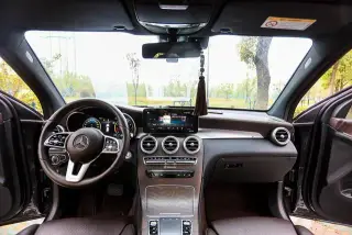 Mercedes-Benz GLC 2020 Restyling GLC 260 L 4MATIC Dynamic interior photo 9 Mercedes-Benz GLC 2020 Restyling GLC 260 L 4MATIC Dynamic interior photo 9