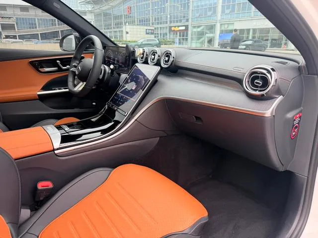 Mercedes-Benz C-Class 2022 C 260 L Edición deportiva Haoye exterior foto 9