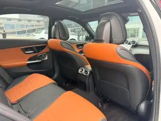 Mercedes-Benz C-Class 2022 C 260 L Edición deportiva Haoye interior foto 10