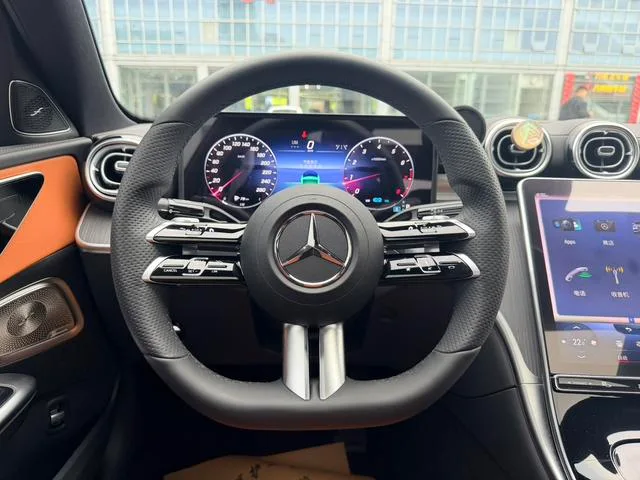 Mercedes-Benz C-Class 2022 C 260 L Edición deportiva Haoye interior foto 11