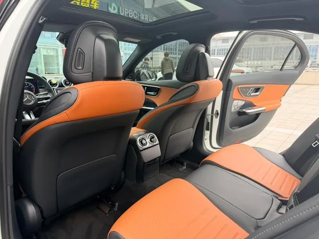 Mercedes-Benz C-Class 2022 C 260 L Edición deportiva Haoye interior foto 13