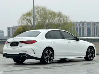 Mercedes-Benz C-Class 2022 C 260 L Edición deportiva Haoye interior foto 16