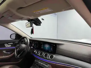 Mercedes-Benz E-Class 2022 Three changes E 300 L Fashionable Passenger car interior photo 14 Mercedes-Benz E-Class 2022 Three changes E 300 L Fashionable Passenger car interior photo 14