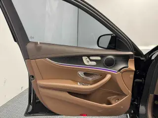 Mercedes-Benz E-Class 2022 Three changes E 300 L Fashionable Passenger car interior photo 18 Mercedes-Benz E-Class 2022 Three changes E 300 L Fashionable Passenger car interior photo 18