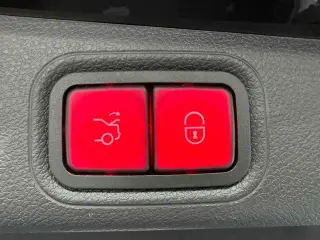 Mercedes-Benz E-Class 2022 Three changes E 300 L Fashionable Passenger car interior photo 20 Mercedes-Benz E-Class 2022 Three changes E 300 L Fashionable Passenger car interior photo 20