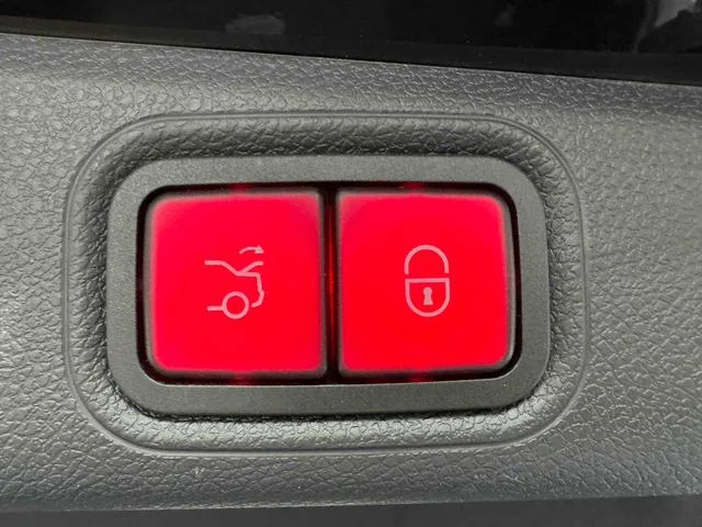 Mercedes-Benz E-Class 2022 Three changes E 300 L Fashionable Passenger car interior photo 20 Mercedes-Benz E-Class 2022 Three changes E 300 L Fashionable Passenger car interior photo 20