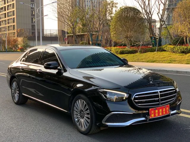 Mercedes-Benz E-Class 2023 E 300 L Style tendance Voiture extérieur photo 3 Mercedes-Benz E-Class 2023 E 300 L Style tendance Voiture extérieur photo 3