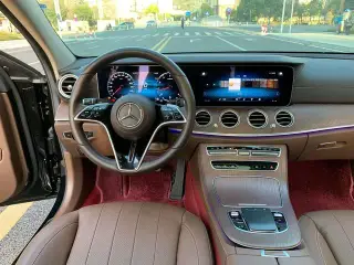 Mercedes-Benz E-Class 2023 E 300 L Style tendance Voiture intérieur photo 11 Mercedes-Benz E-Class 2023 E 300 L Style tendance Voiture intérieur photo 11