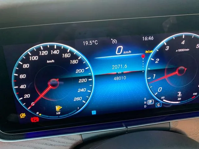 Mercedes-Benz E-Class 2023 E 300 L Style tendance Voiture intérieur photo 12 Mercedes-Benz E-Class 2023 E 300 L Style tendance Voiture intérieur photo 12