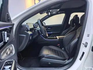 Mercedes-Benz C-Class 2025 C 260 L Hao Night Sports Edition interior photo 13 Mercedes-Benz C-Class 2025 C 260 L Hao Night Sports Edition interior photo 13