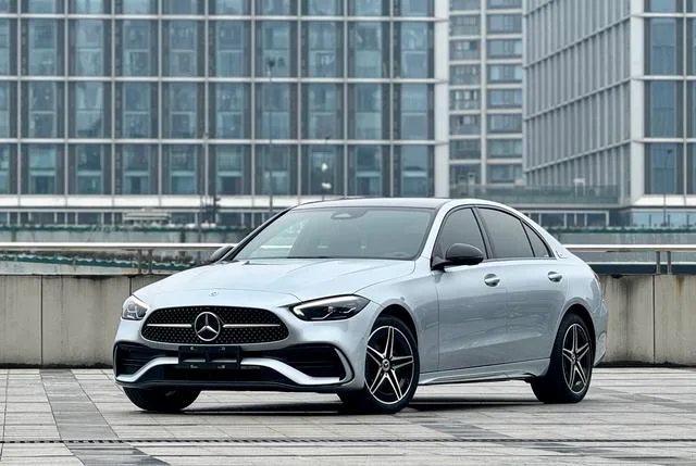 Mercedes-Benz C-Class 2023 C 260 L Hao Night Sports Edition exterior photo 1 Mercedes-Benz C-Class 2023 C 260 L Hao Night Sports Edition exterior photo 1