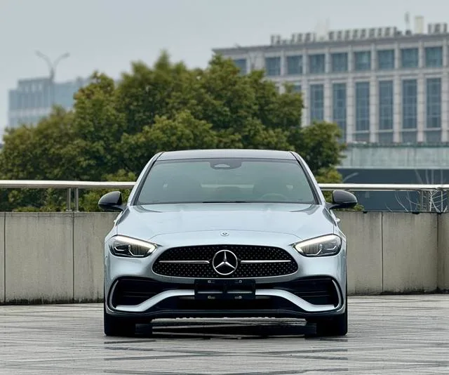 Mercedes-Benz C-Class 2023 C 260 L Hao Night Sports Edition exterior photo 2 Mercedes-Benz C-Class 2023 C 260 L Hao Night Sports Edition exterior photo 2