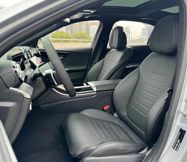 Mercedes-Benz C-Class 2023 C 260 L Hao Night Sports Edition exterior photo 5 Mercedes-Benz C-Class 2023 C 260 L Hao Night Sports Edition exterior photo 5