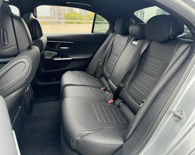 Mercedes-Benz C-Class 2023 C 260 L Hao Night Sports Edition interior photo 10 Mercedes-Benz C-Class 2023 C 260 L Hao Night Sports Edition interior photo 10