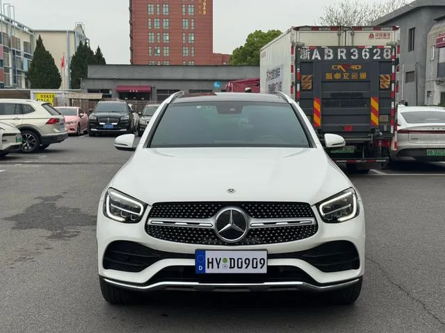 Mercedes-Benz GLC 2021 GLC 300 L 4MATIC Type dynamique extérieur photo 2 Mercedes-Benz GLC 2021 GLC 300 L 4MATIC Type dynamique extérieur photo 2