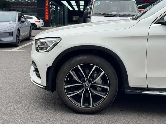 Mercedes-Benz GLC 2021 GLC 300 L 4MATIC Type dynamique extérieur photo 4 Mercedes-Benz GLC 2021 GLC 300 L 4MATIC Type dynamique extérieur photo 4