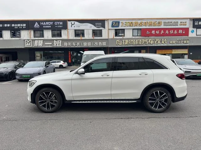 Mercedes-Benz GLC 2021 GLC 300 L 4MATIC Type dynamique extérieur photo 5 Mercedes-Benz GLC 2021 GLC 300 L 4MATIC Type dynamique extérieur photo 5