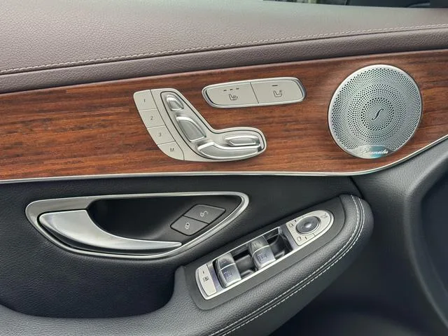 Mercedes-Benz GLC 2021 GLC 300 L 4MATIC Type dynamique extérieur photo 7 Mercedes-Benz GLC 2021 GLC 300 L 4MATIC Type dynamique extérieur photo 7