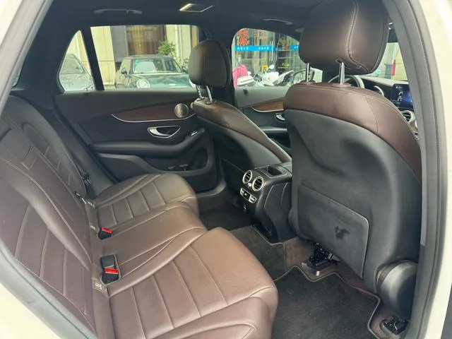 Mercedes-Benz GLC 2021 GLC 300 L 4MATIC Type dynamique extérieur photo 8 Mercedes-Benz GLC 2021 GLC 300 L 4MATIC Type dynamique extérieur photo 8