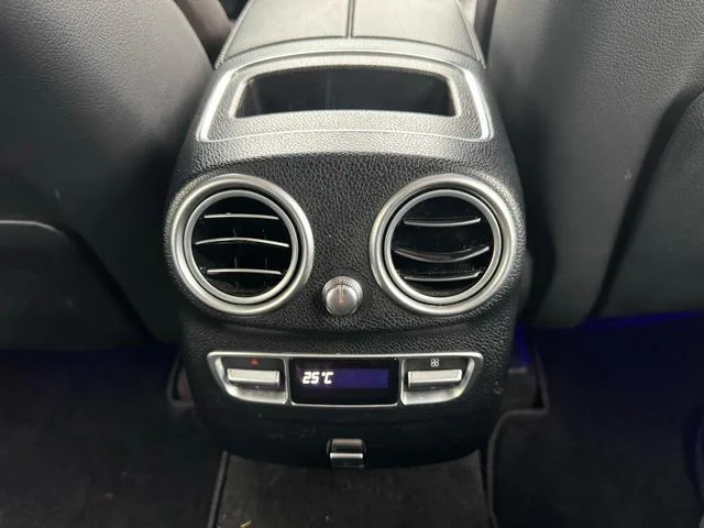 Mercedes-Benz GLC 2021 GLC 300 L 4MATIC Type dynamique intérieur photo 12 Mercedes-Benz GLC 2021 GLC 300 L 4MATIC Type dynamique intérieur photo 12